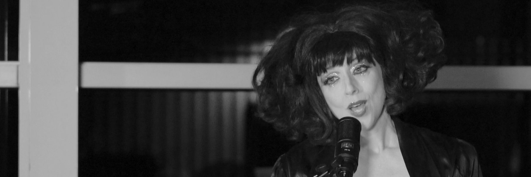 Meow Meow performs Skeleton Key