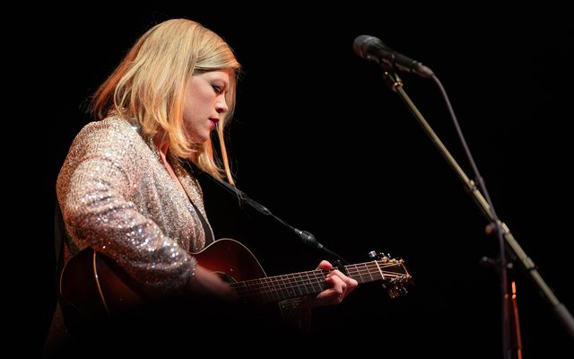 Liz Longley playing guitar